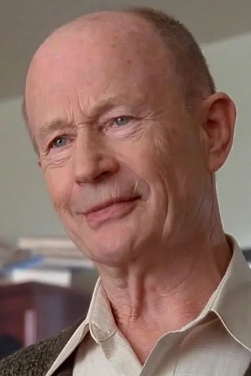 Robert Clothier interpretando a Court of Appeals Judge