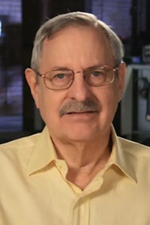 Robert Gitt interpretando a Self (voice)