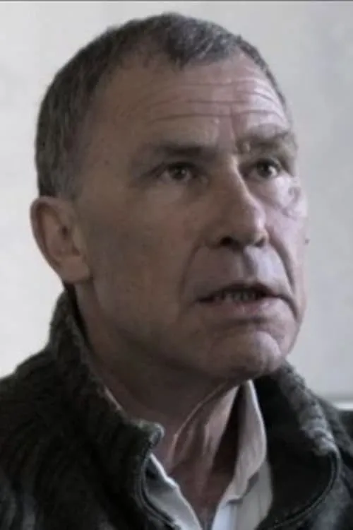 Robin Hill ha trabajado con Robert Hill en 3 ocasiones