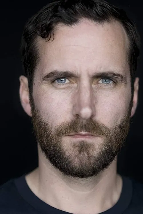 Robert Jack interpretando a Alan