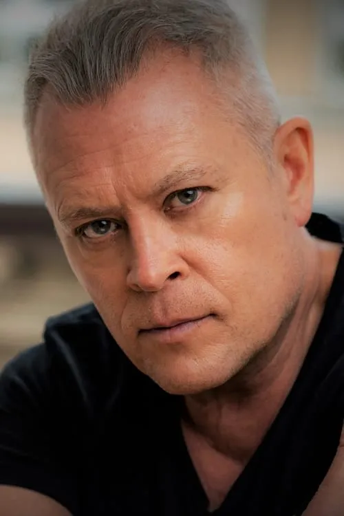 Bobby Lockwood ha trabajado con Robert Jackson en 1 ocasiones