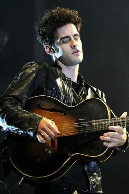 Gruff Rhys ha trabajado con Robert Levon Been en 1 ocasiones