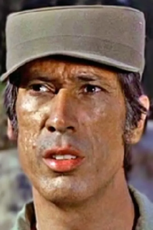 Robert Padilla interpretando a Hidalgo