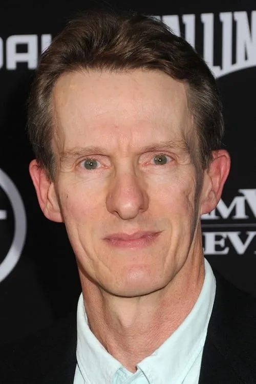 Robert Rodat interpretando a Himself