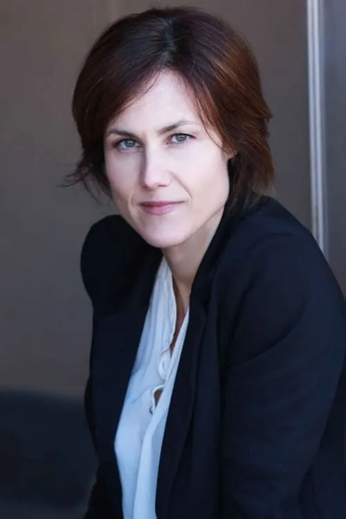 Roberta Fossile interpretando a Marie's mother