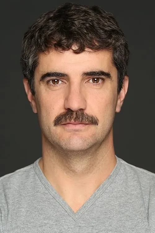 Jerónimo Salas ha trabajado con Roberto Chapu en 1 ocasiones