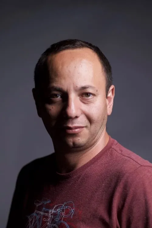 Daniela Newton ha trabajado con Roberto Fiesco en 1 ocasiones