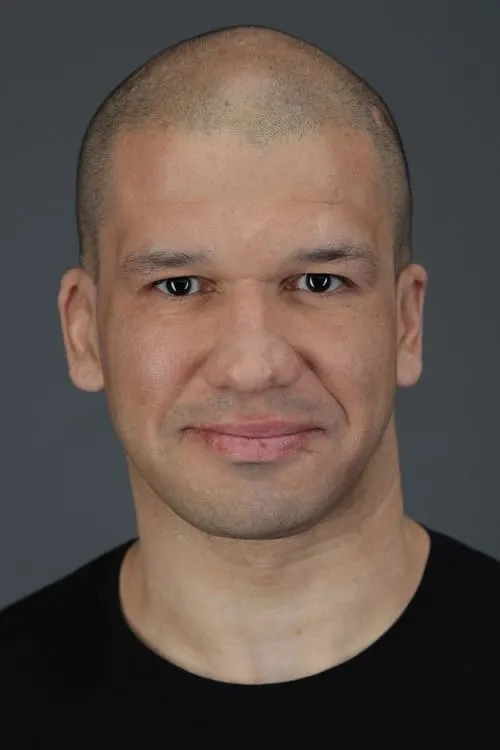 ????????? ??????? ha trabajado con Roberto Fleites en 1 ocasiones