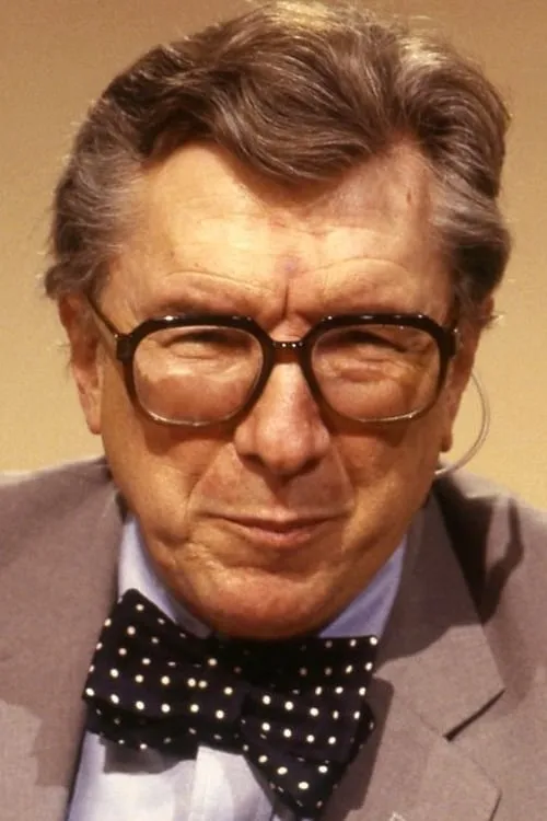 Robin Day — personaje: Self - Chair