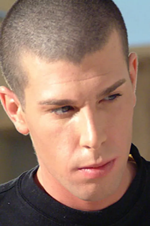 Robin Hyde interpretando a Rent Boy