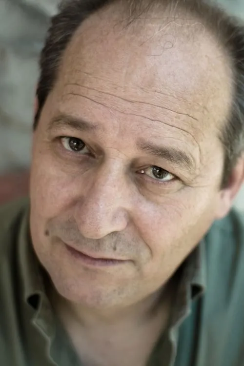 Roch Castonguay interpretando a Armand Bottineau