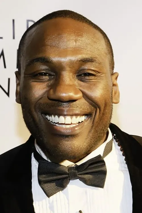 Lucas Bentley ha trabajado con Rogelio Douglas Jr. en 1 ocasiones