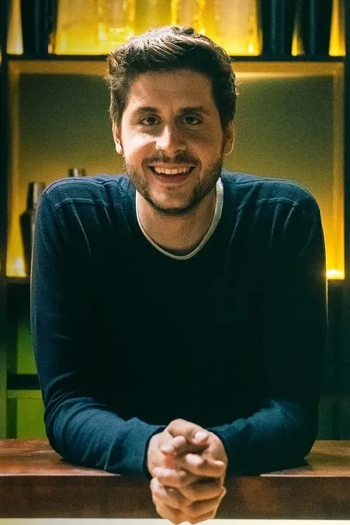 Roger Escapa — personaje: Roger Escapa