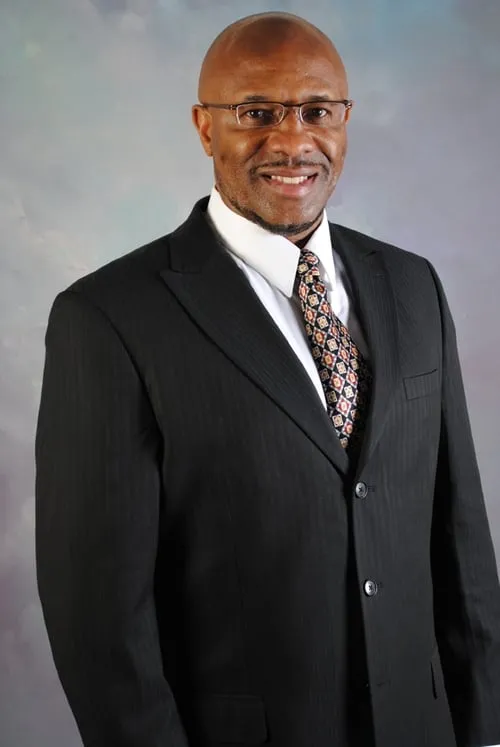 Maxwell Highsmith ha trabajado con Roger K. Moore en 1 ocasiones