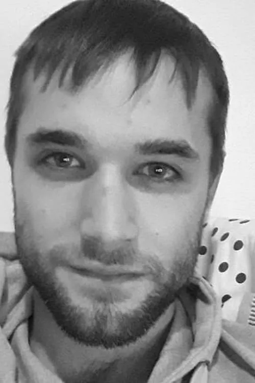 Romain Depret interpretando a Tsali Fournier (adolescent)