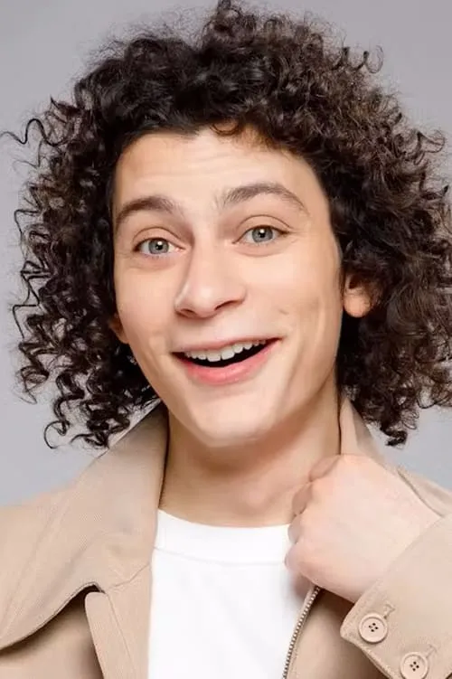 Roman Doduik interpretando a Self - Comedian