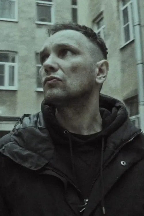 ???? ??????? ha trabajado con Roman Mikhailov en 1 ocasiones