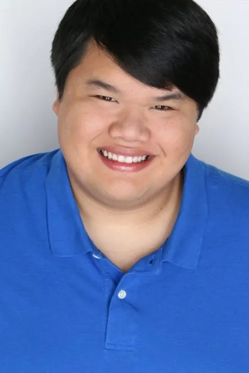 Romel de Silva interpretando a Sawyer Friedman