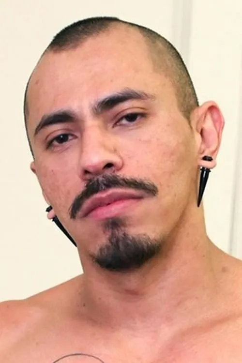 Cris Knight ha trabajado con Romero Santos en 3 ocasiones