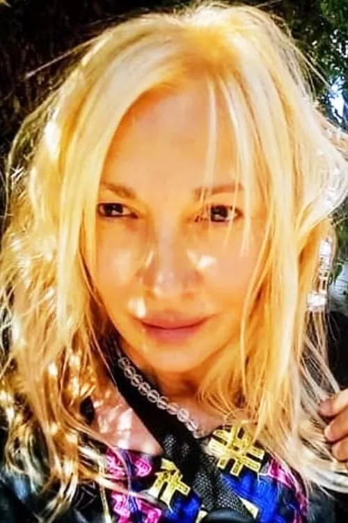 Julio Fedel ha trabajado con Romina Gay en 1 ocasiones