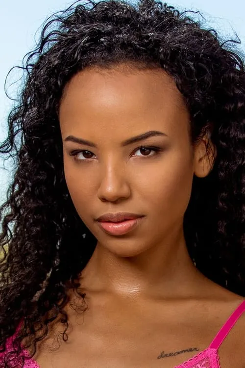 Mona Blue ha trabajado con Romy Indy en 4 ocasiones