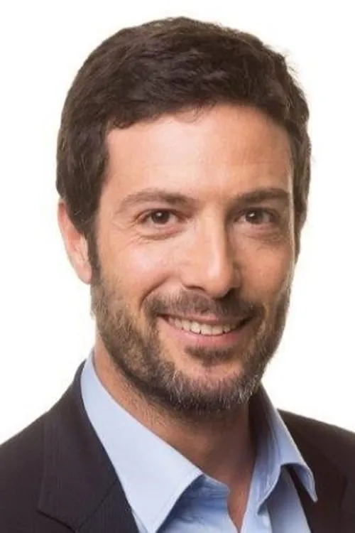 Ron Shahar interpretando a Agent Rami Haruvi