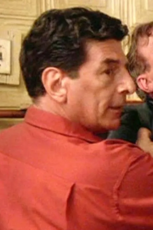 Julie Garfield ha trabajado con Ronald Maccone en 2 ocasiones