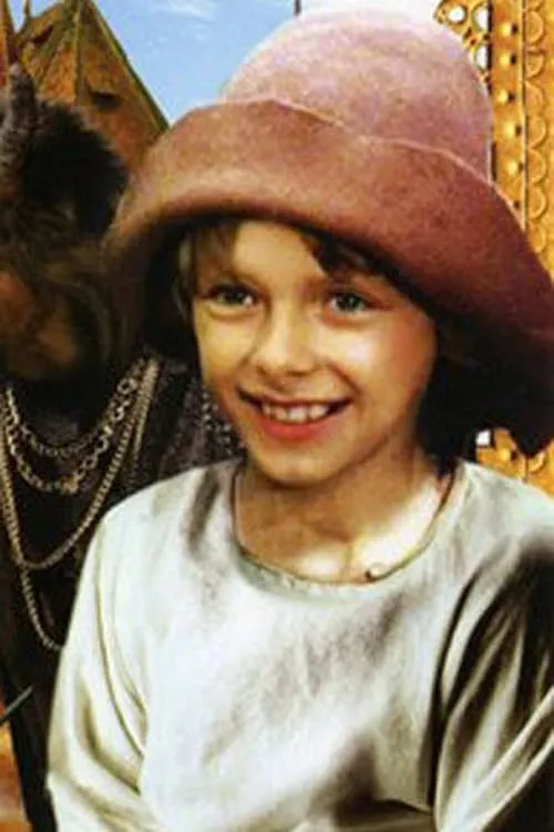 Ronalds Neilands interpretando a Little Tom Thumb