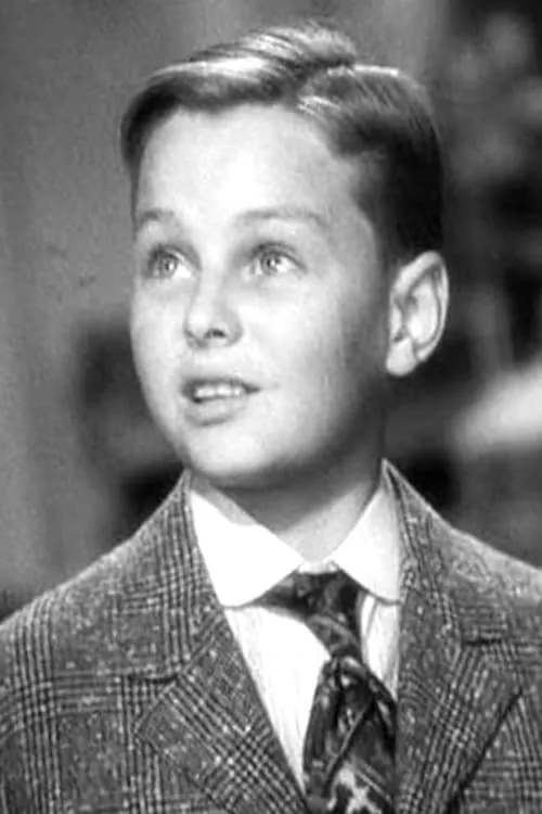 Ronnie Cosby interpretando a Kaspa, aged 3