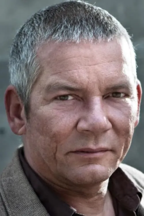 Richard Aylen ha trabajado con Ronnie Janot en 1 ocasiones