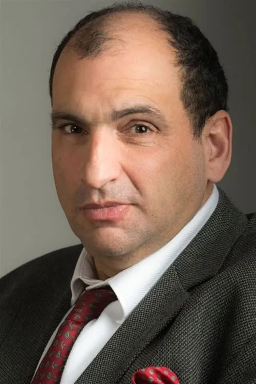 Rony Kramer interpretando a Mendoza