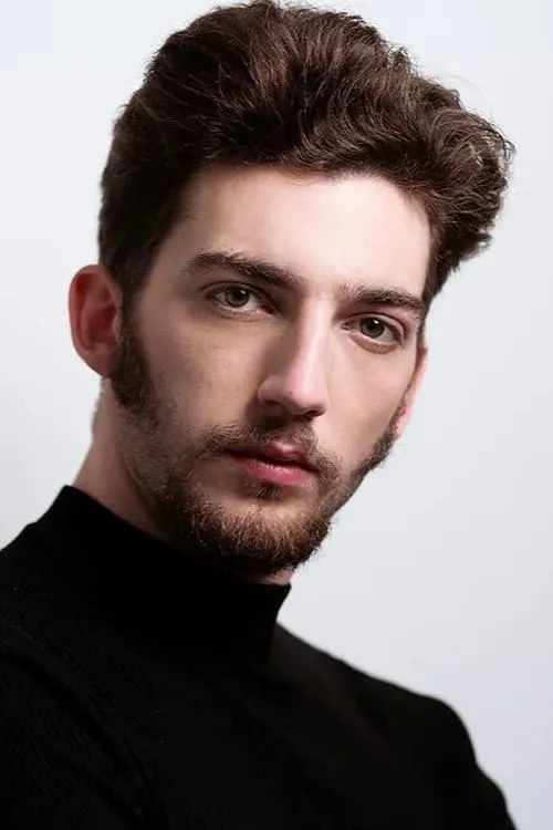 Roque Ruiz interpretando a Raúl