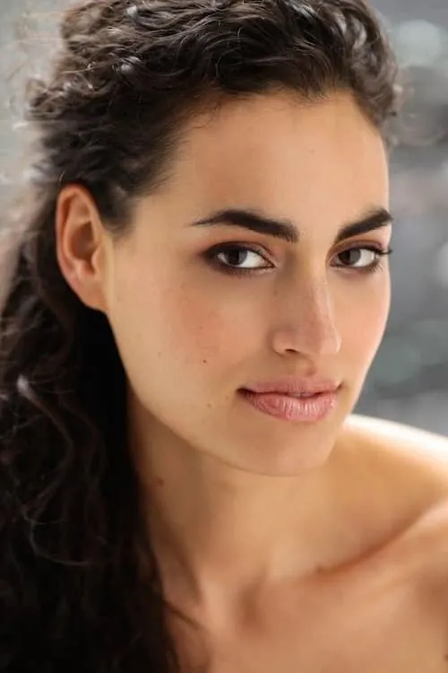 Rosa Gilmore interpretando a Janice