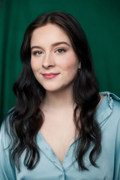 Rose Adam interpretando a Nadia