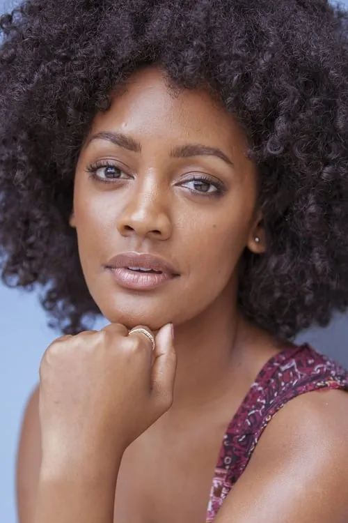 Chiedza Mhende ha trabajado con Roxanne Kalie en 1 ocasiones