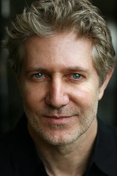 Roy McCrerey interpretando a Sergeant