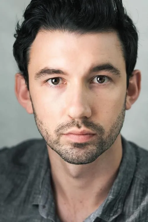 Ruben Javier Caballero interpretando a Watkins