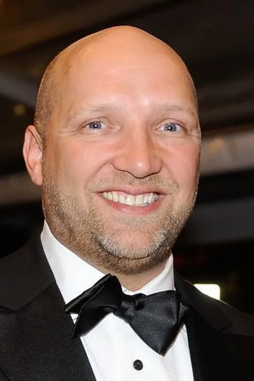 Ruben van der Meer interpretando a Detective van Kemenade