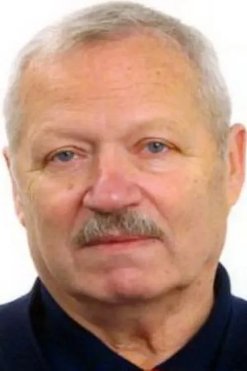 Rudolf Pankov interpretando a Soviet prisoner of war