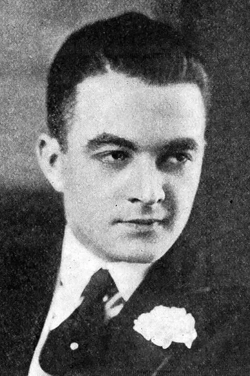 Rudolph Cameron interpretando a Paul Adams