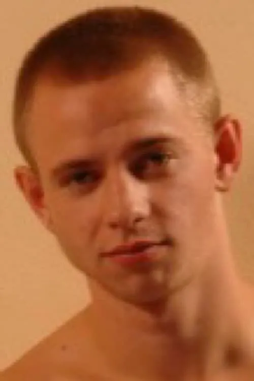 Rudy Tchenko interpretando a