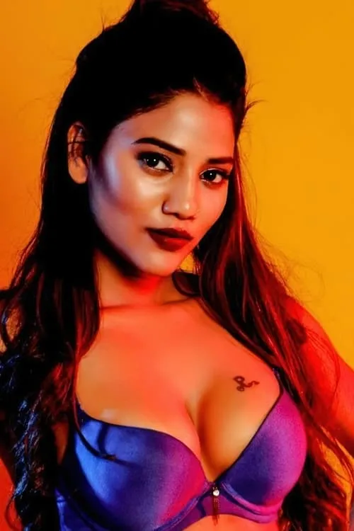 Ruks Khandagale — personaje: Chachi Sister