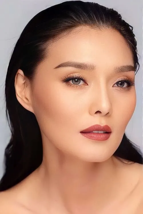 Russamee Thongsiripraisri interpretando a Sirikhwan