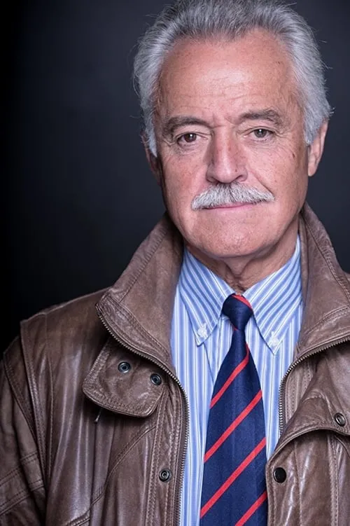 Russell Roberts interpretando a Dr. Bowles