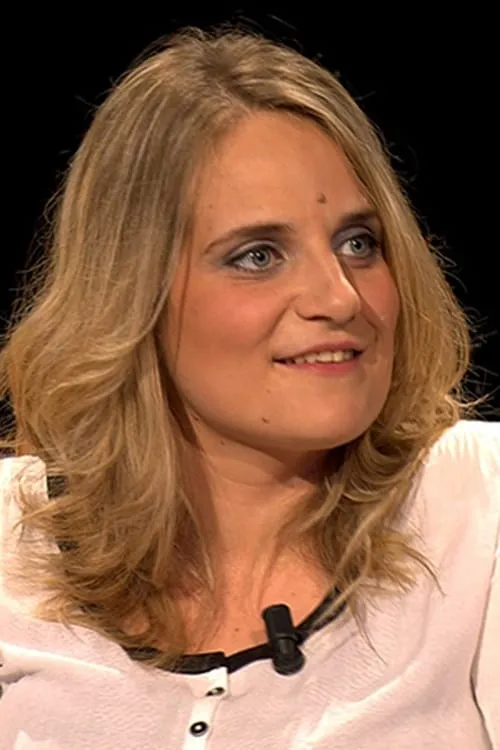 Ruth Beeckmans interpretando a Anita