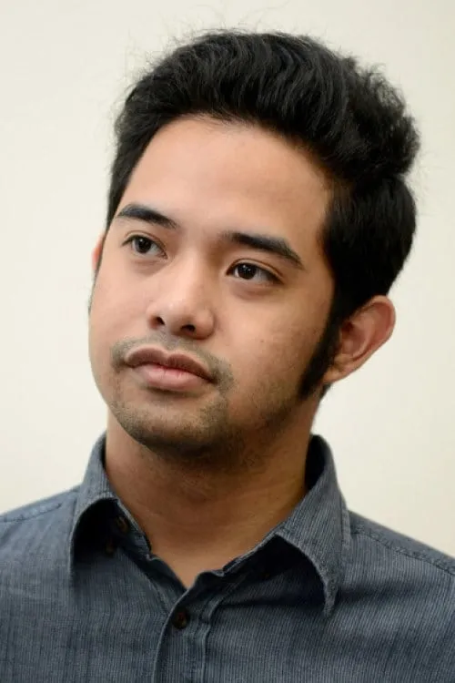 Ryan Adriandhy interpretando a Rian