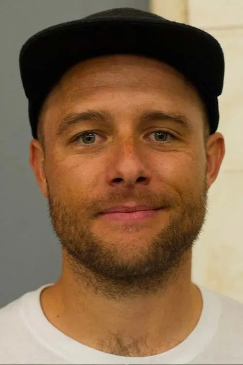 Adrian Lopez ha trabajado con Ryan Bobier en 3 ocasiones