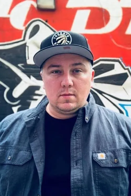 Ryan McMahon — personaje: Self - Host