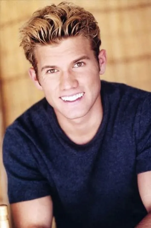 Gustavo Carr ha trabajado con Ryan Thomas en 1 ocasiones