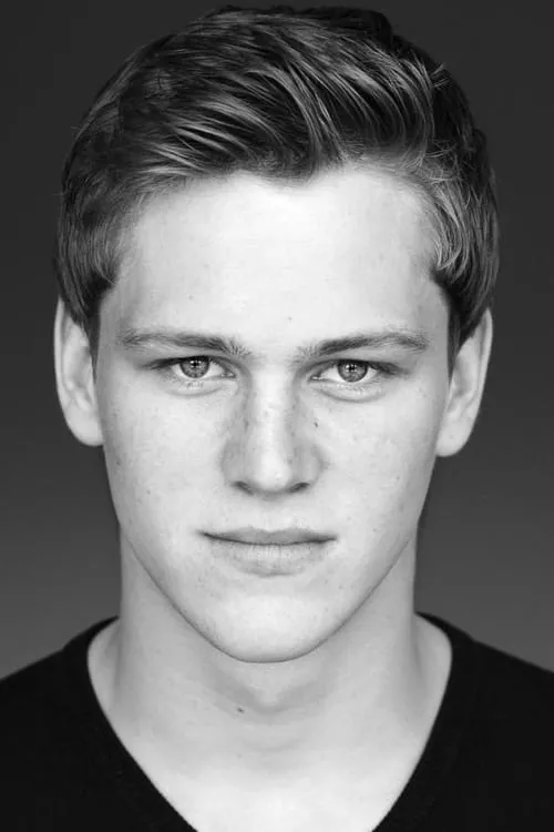 Ryan Tonkin interpretando a James Jenkins